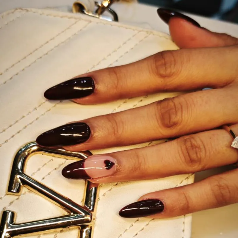 Geometric pattern nail art creative design